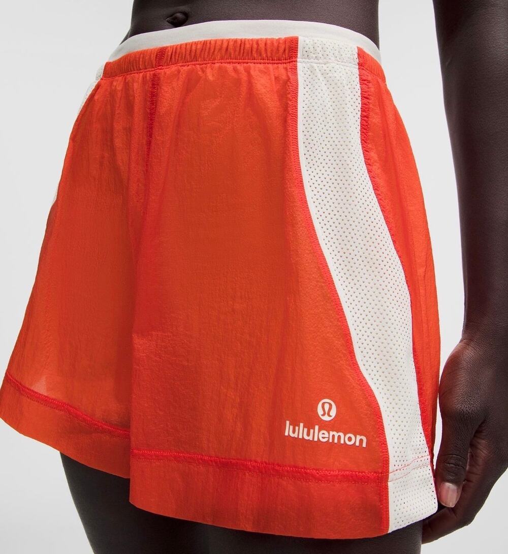 NWT License to Train Textured High-Rise Short 4"